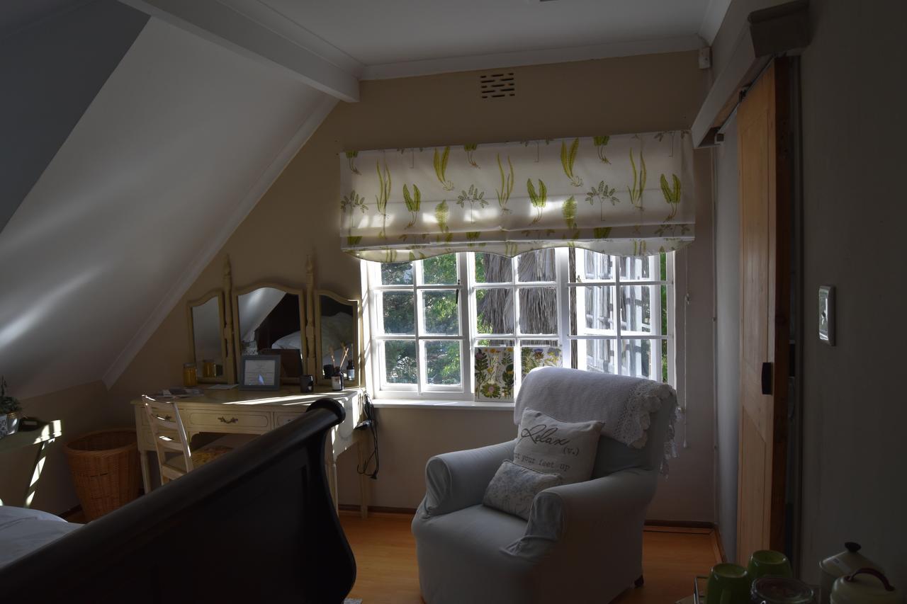 Almond Cottage Bed & Breakfast Somerset West Eksteriør billede