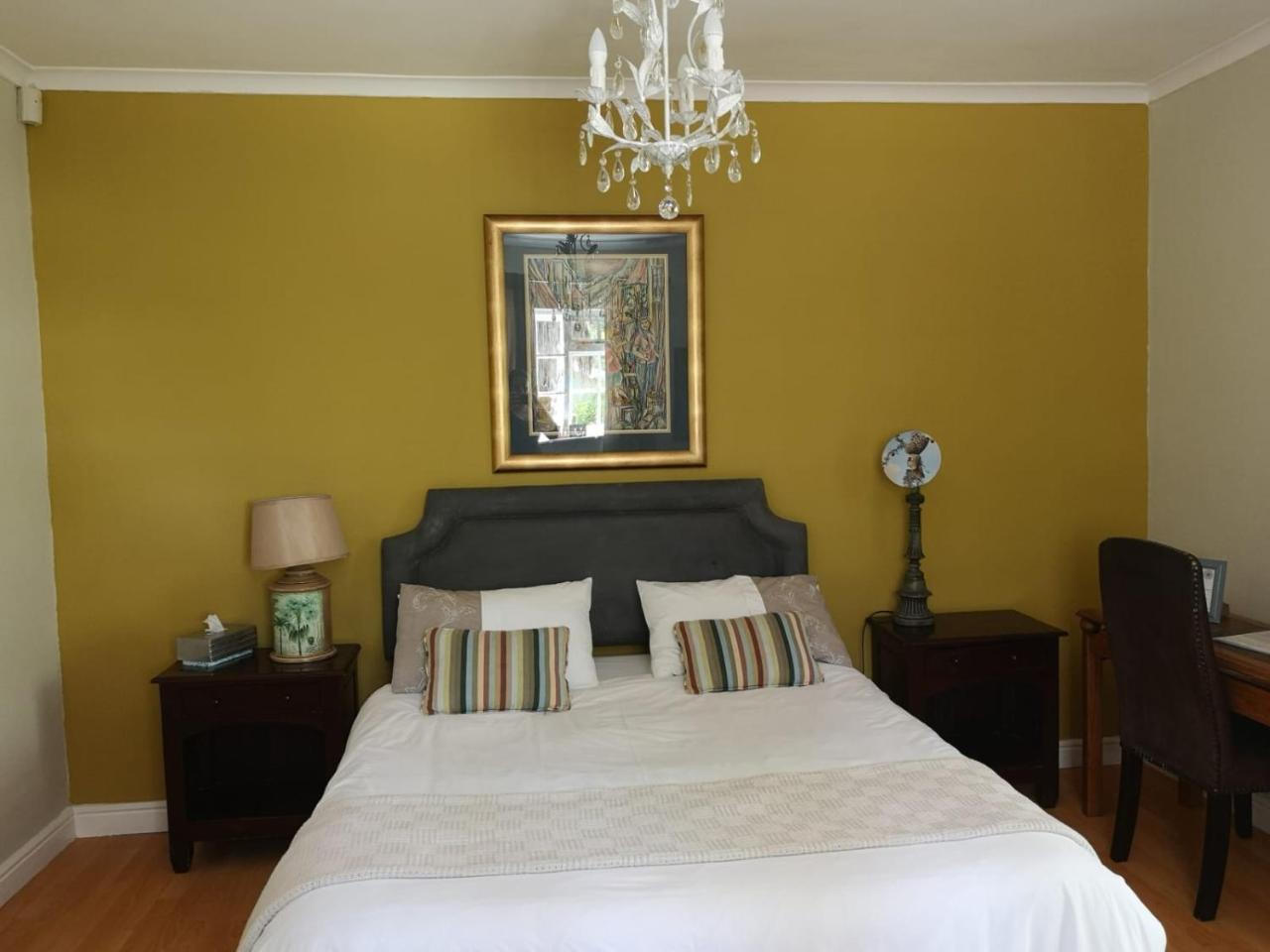 Almond Cottage Bed & Breakfast Somerset West Eksteriør billede