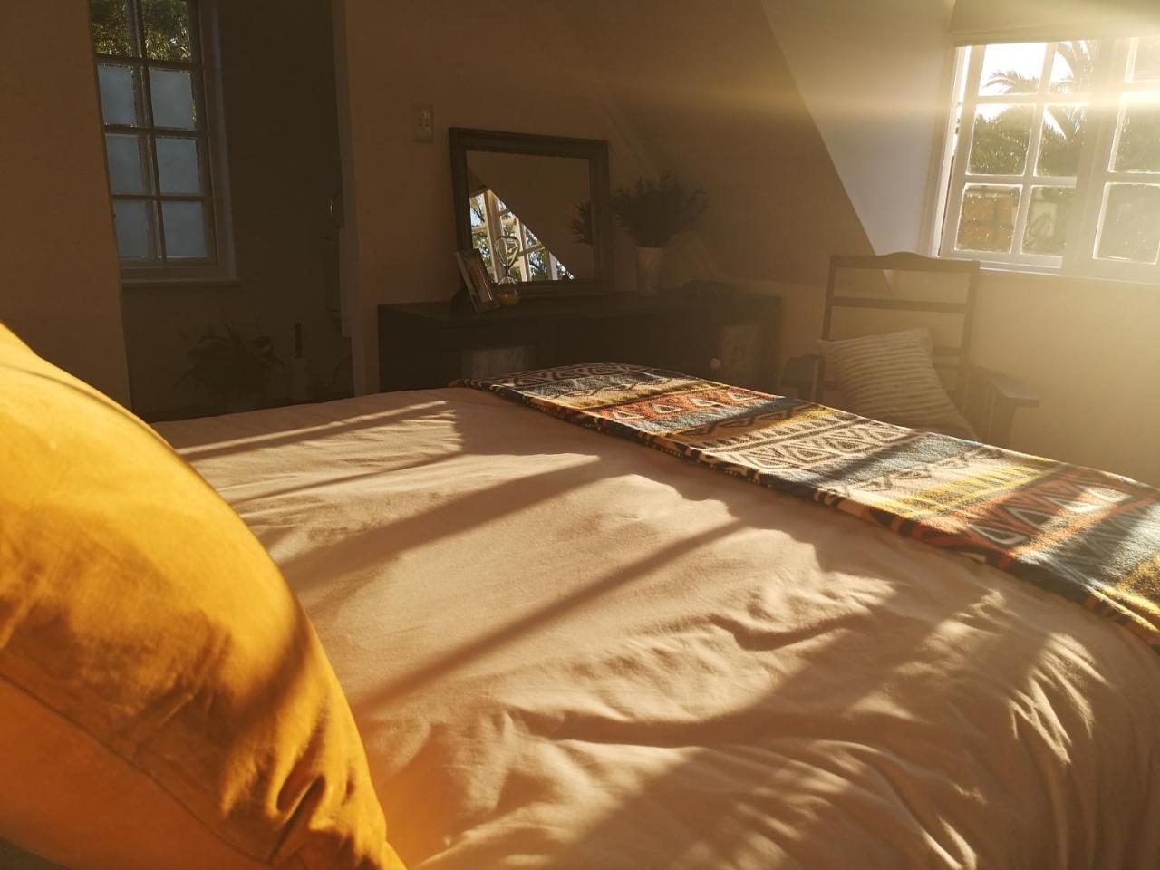 Almond Cottage Bed & Breakfast Somerset West Eksteriør billede